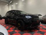 Jeep GRAND CHEROKEE TRACKHAWK/KEYLESS/H&K/MEMORY - Jeep Grand Cherokee Trackhawk mit Benzin-Antrieb