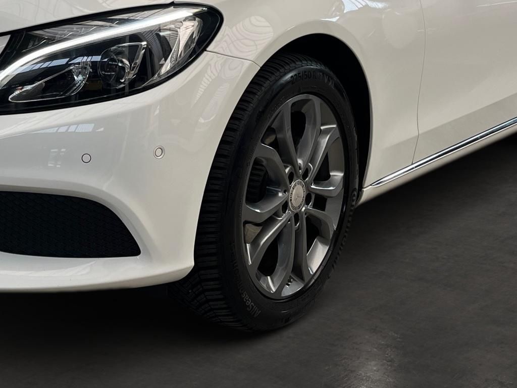 Fahrzeugabbildung Mercedes-Benz C 180 Avantgarde+Navi+LED+Parkpilot