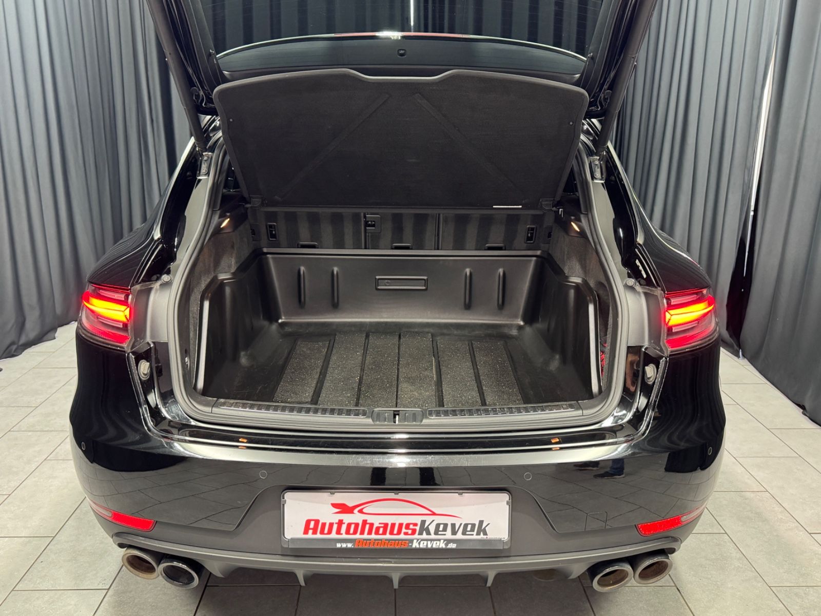Fahrzeugabbildung Porsche Macan S|PANORAMA|18-WEGE|BOSE|PDLS+|20"TURBO|