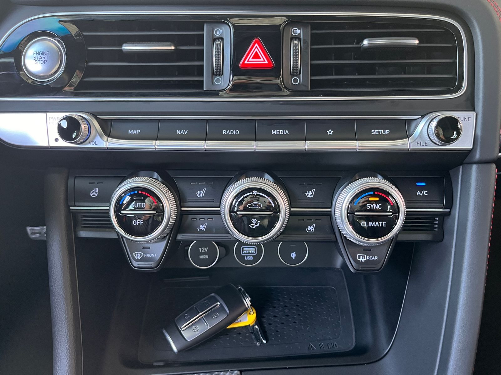 Fahrzeugabbildung Genesis G70  Shooting Brake Sport 2.2D RWD LED ALU