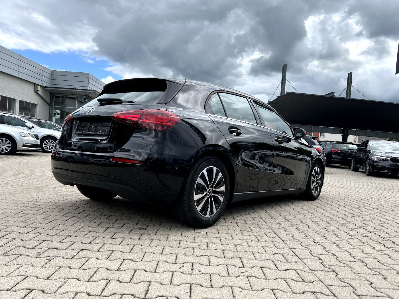 Mercedes-Benz A 180 DCT LED Navi Leder Rückfahrkamera DAB foto 4