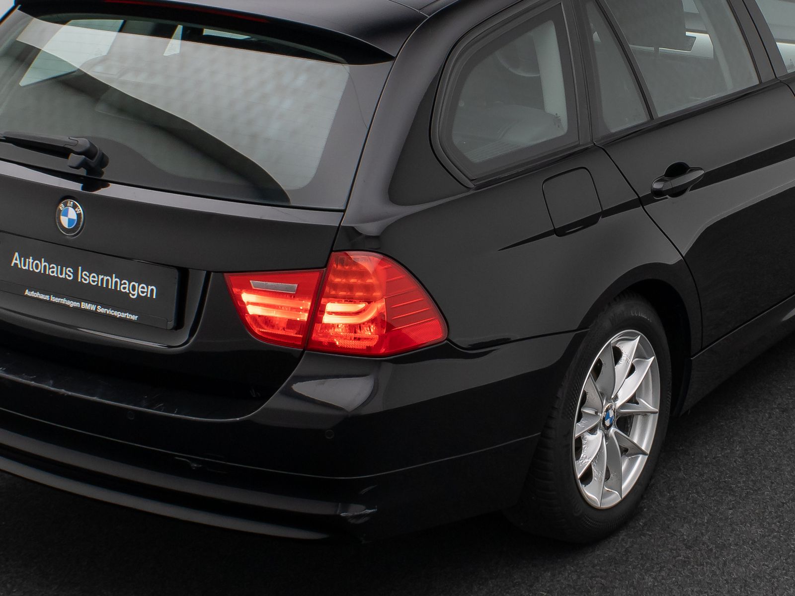 Fahrzeugabbildung BMW 318d GeschwindigReg PDC KlimaAut Freischprech