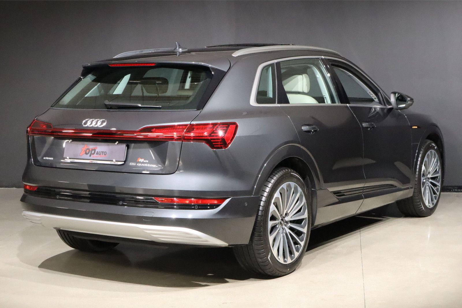 Audi e-tron 55 Quattro 408 PS SCHIEBEDACH MATRIX 360° imagem 2