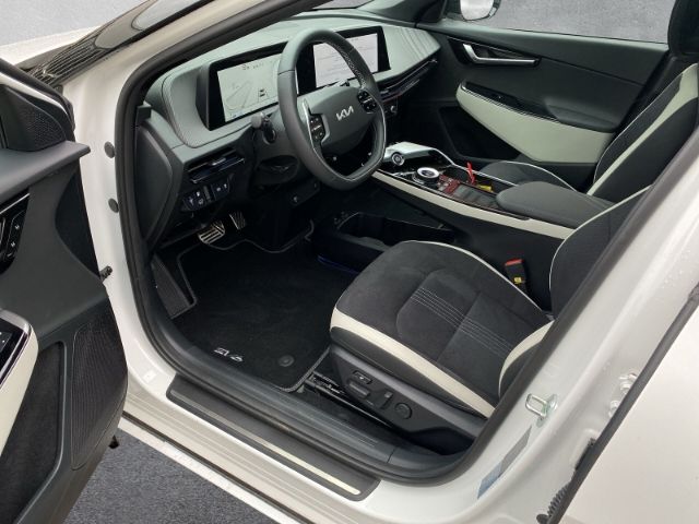 Fahrzeugabbildung Kia EV6 GT-LINE 4WD Elektro 77.4 *WÄRMEPUMPE*PANORAM