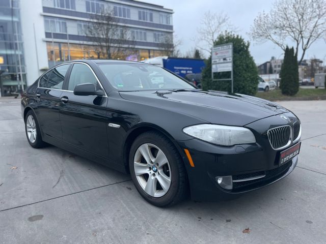 BMW 528i xDrive*Leder*Head UP *Schiebdach*Navi*Leder