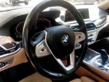 BMW 740 - 6