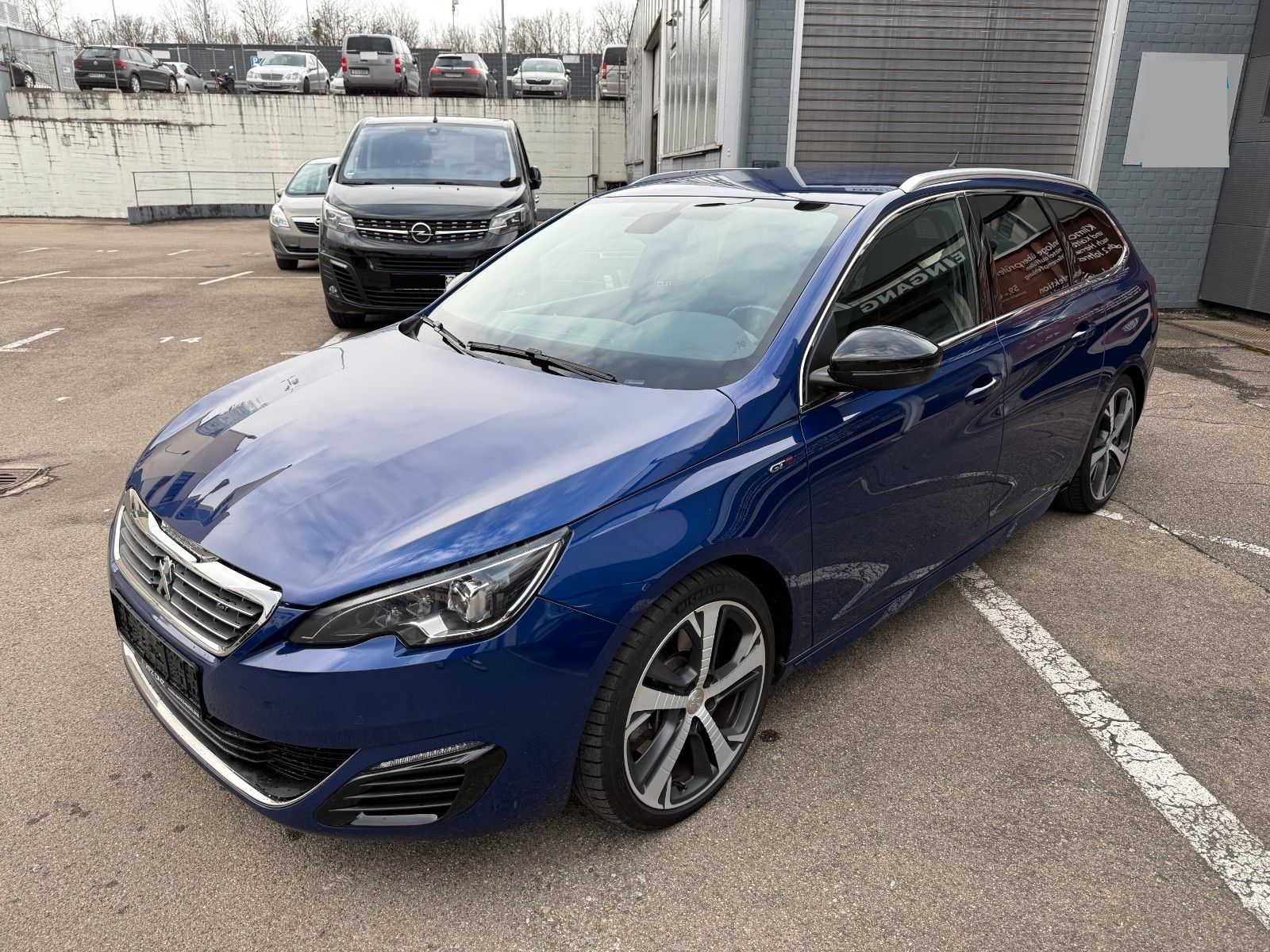 PEUGEOT 308