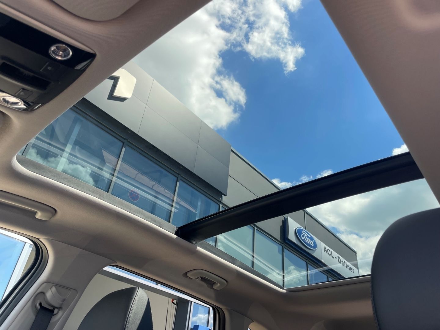 Fahrzeugabbildung Kia Sorento Plug&Ride 4WD Plug-in Hybrid el. Panodac