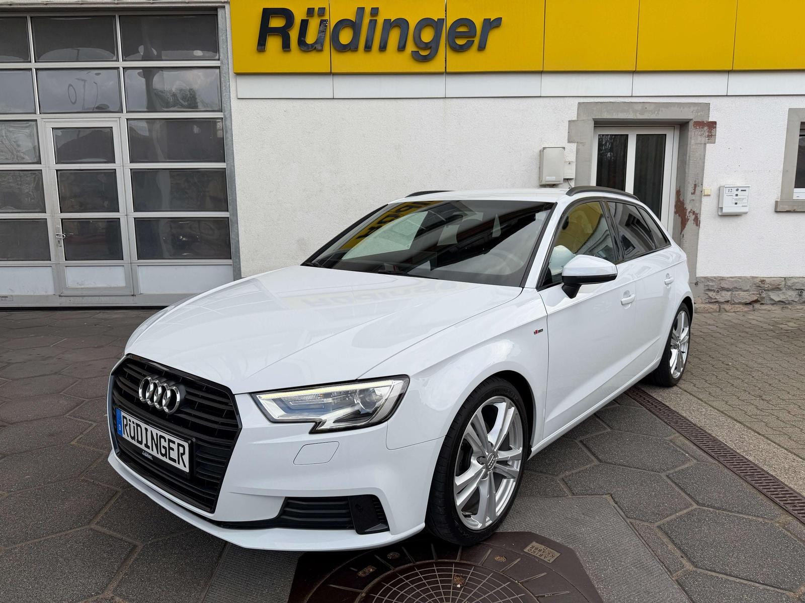 Audi A3 Sport SLINE XENON *AHK SCHWENK.* PDC DAB+ NAV
