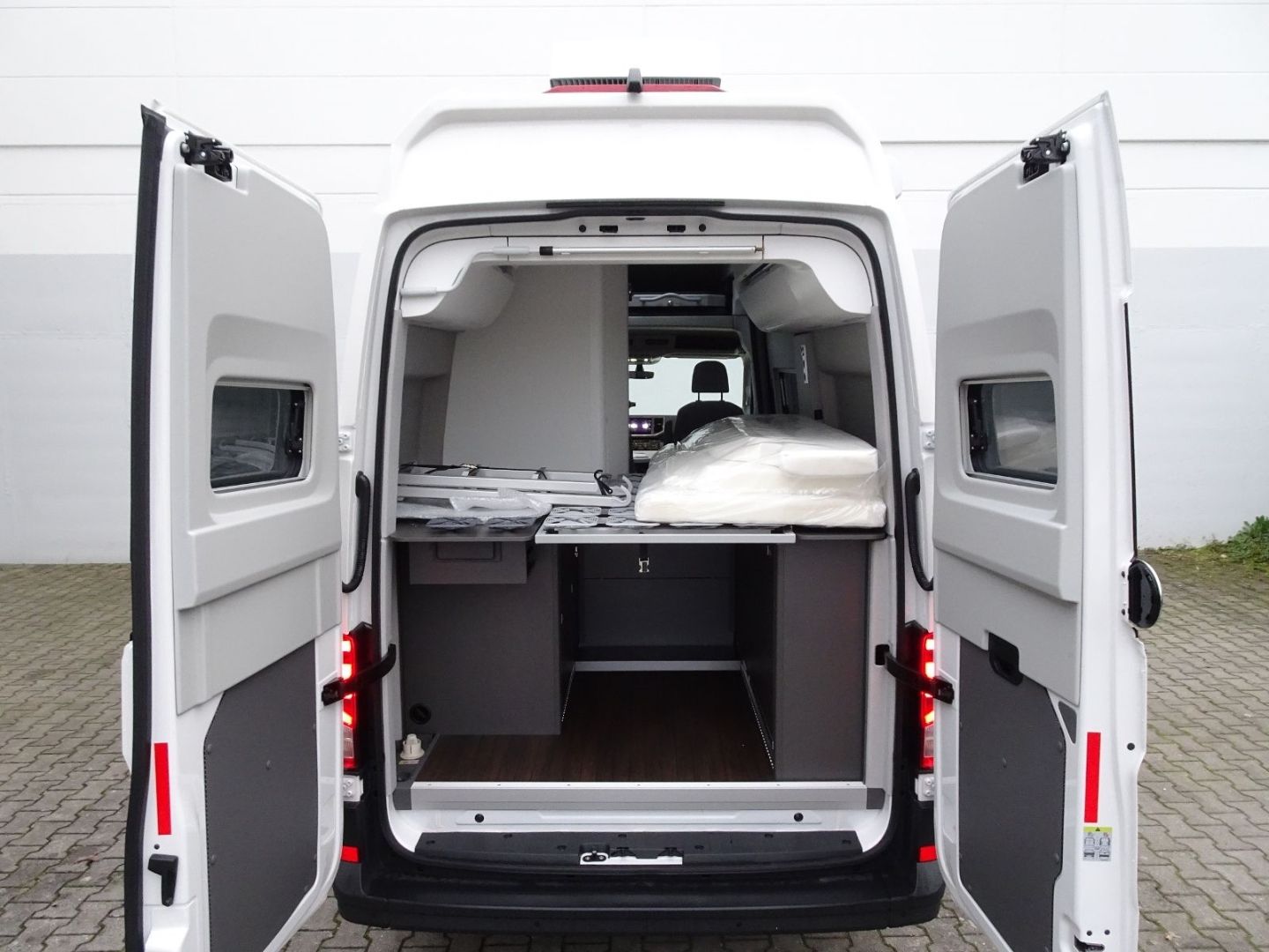 Grand California 600 Dieselsthz Dachklima Solar 
