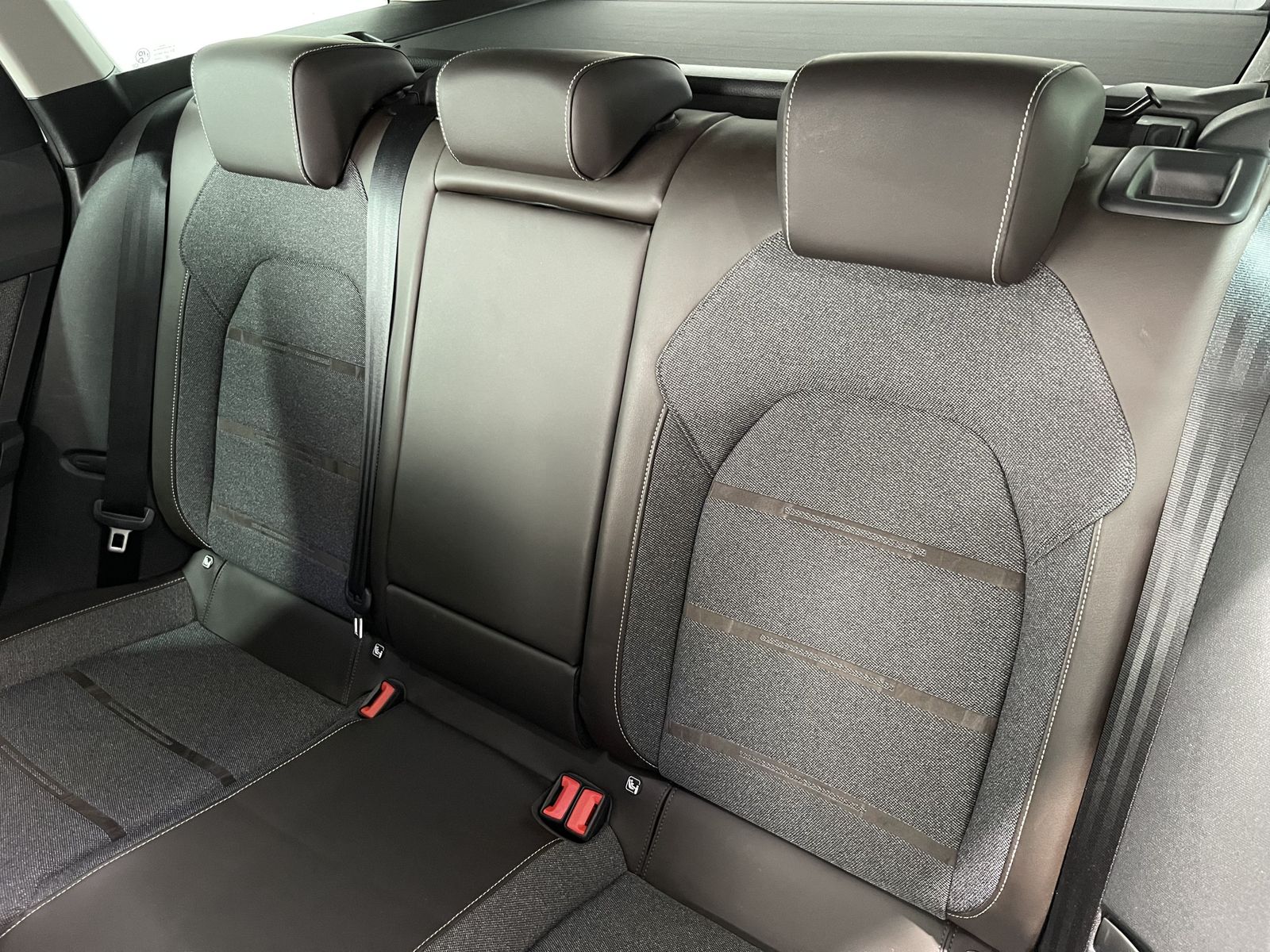 Fahrzeugabbildung SEAT Leon Xcellence 2.0 TDI*AHK*LED*Cam*Navi*