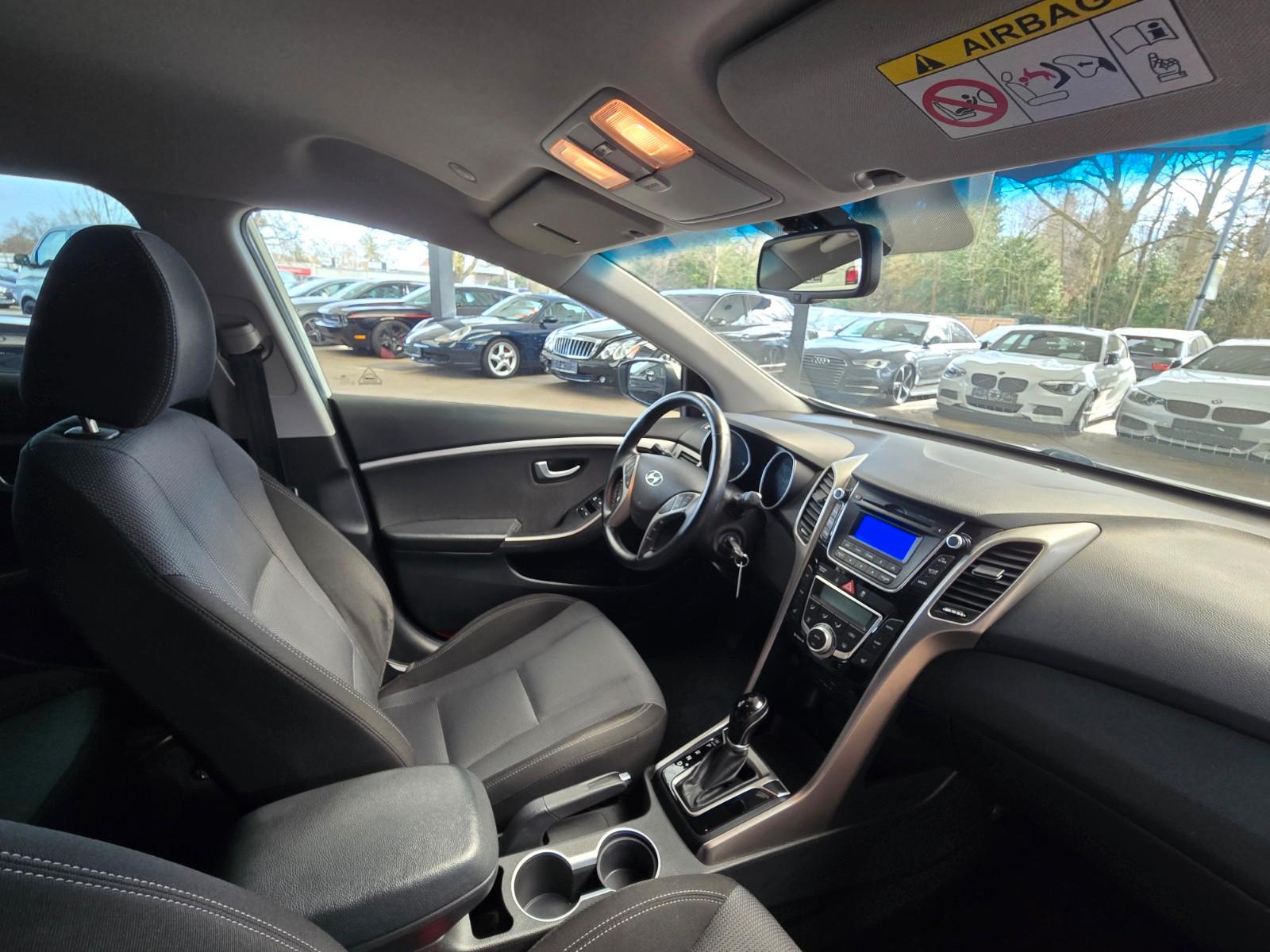 Hyundai i30 Kombi 1.6 GDi blue Passion Automatik Park/LM