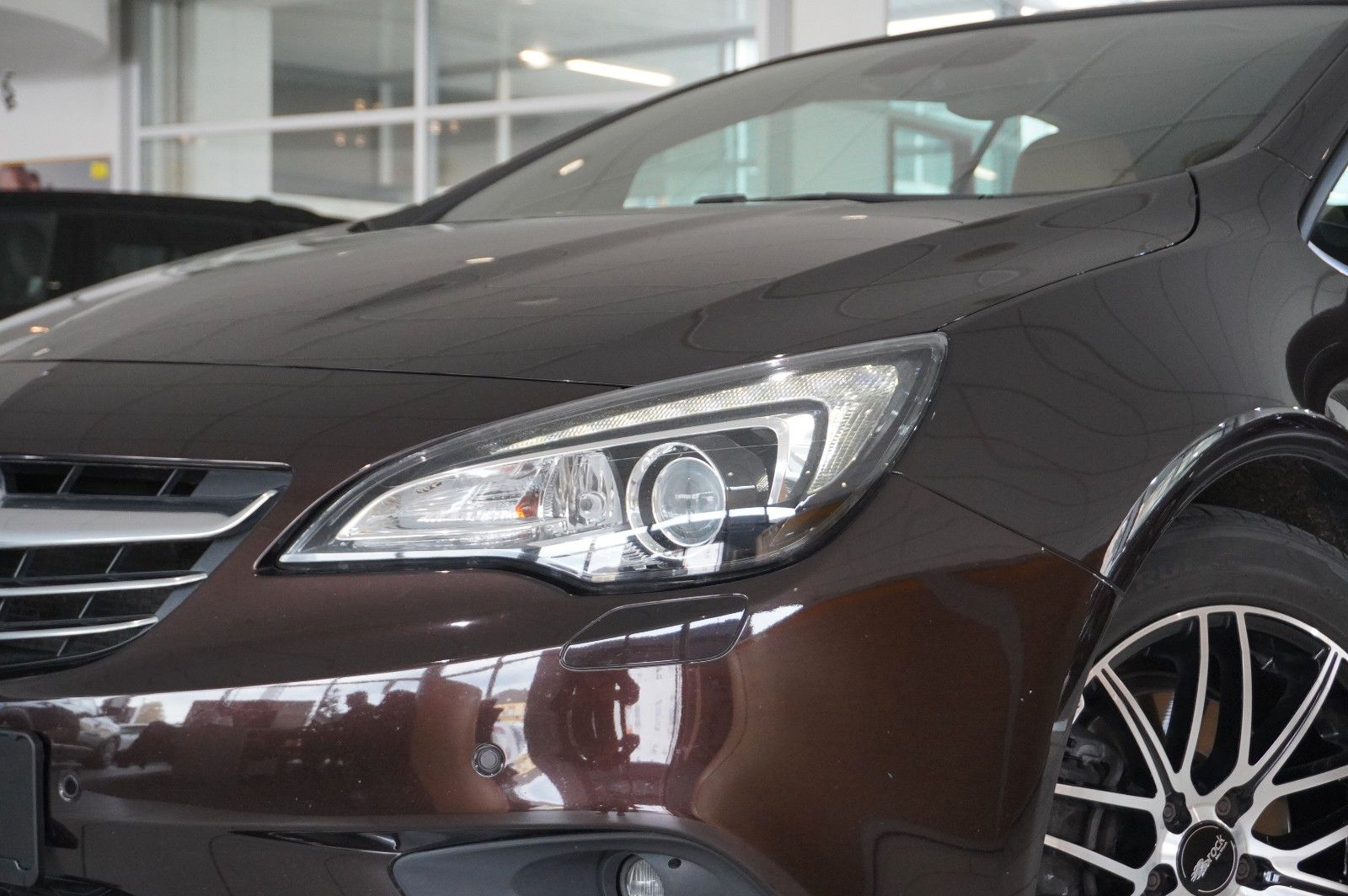 Fahrzeugabbildung Opel Cascada 2.0D ACTICE NAVI/LED/KAMERA/SPORT/SHZ