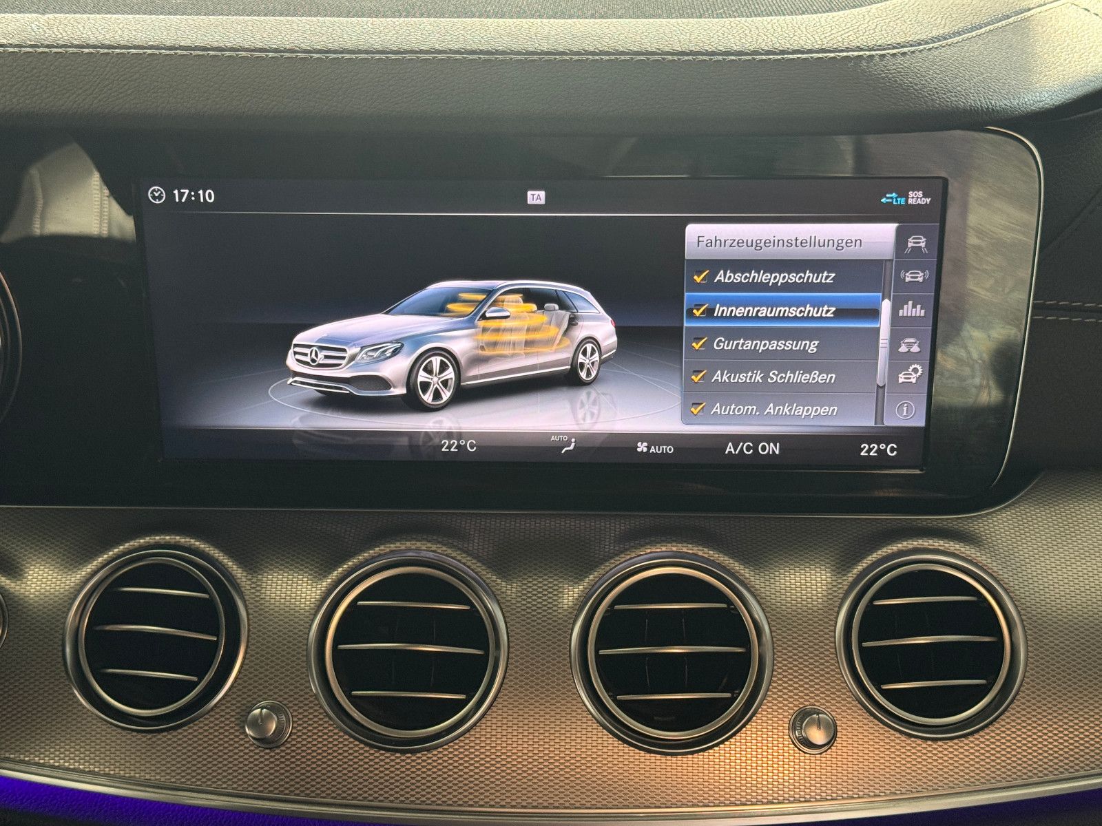 Fahrzeugabbildung Mercedes-Benz E 250 T 9GT 2X AMG LINE DISTRONIC MEMORY 20 ZOLL