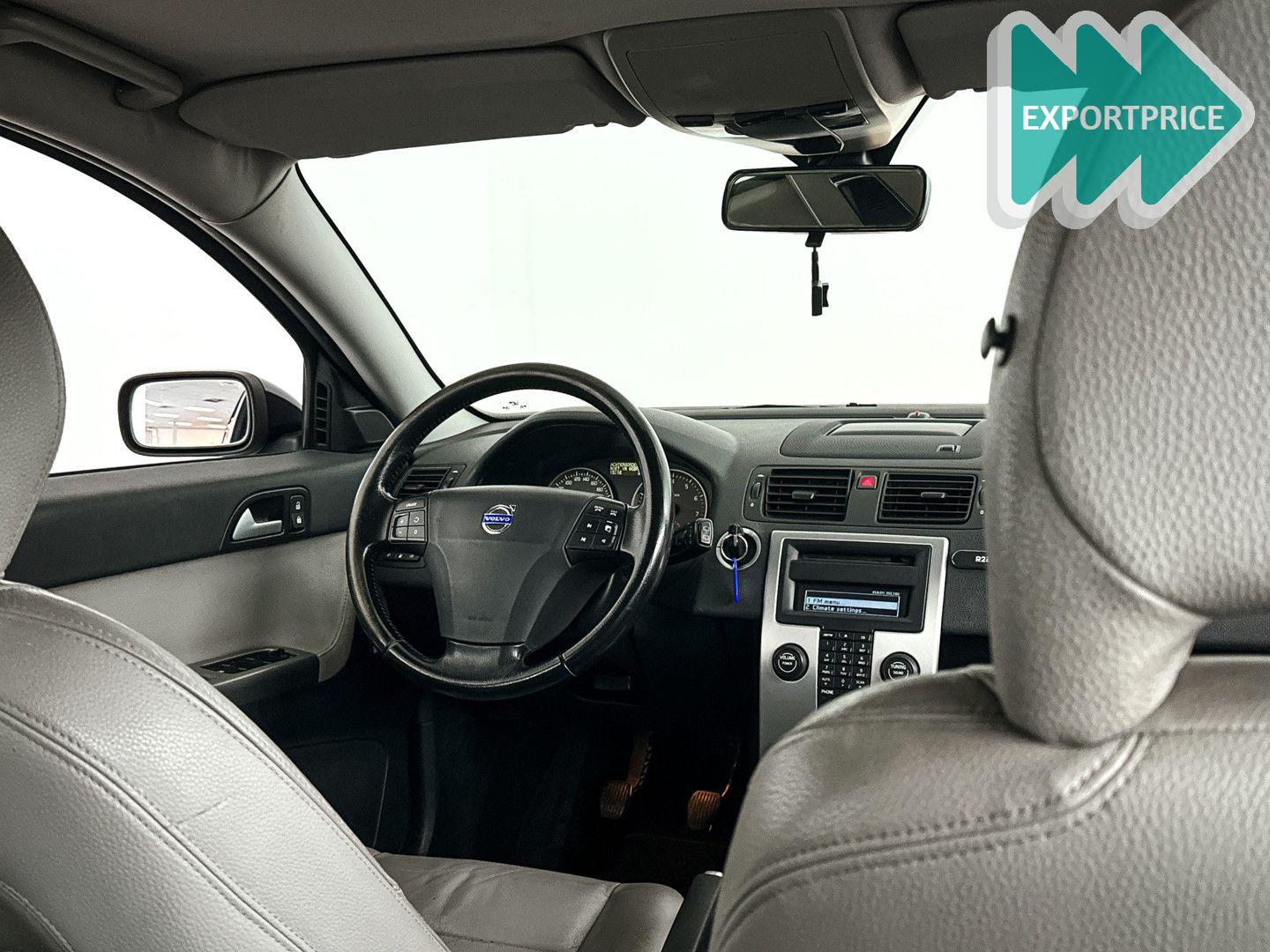 Volvo V50 2004 — interior