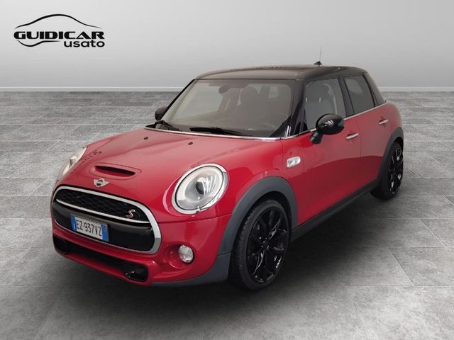 MINI Mini IV F55-F56 2014 - Mini 2.0 Cooper SD 5