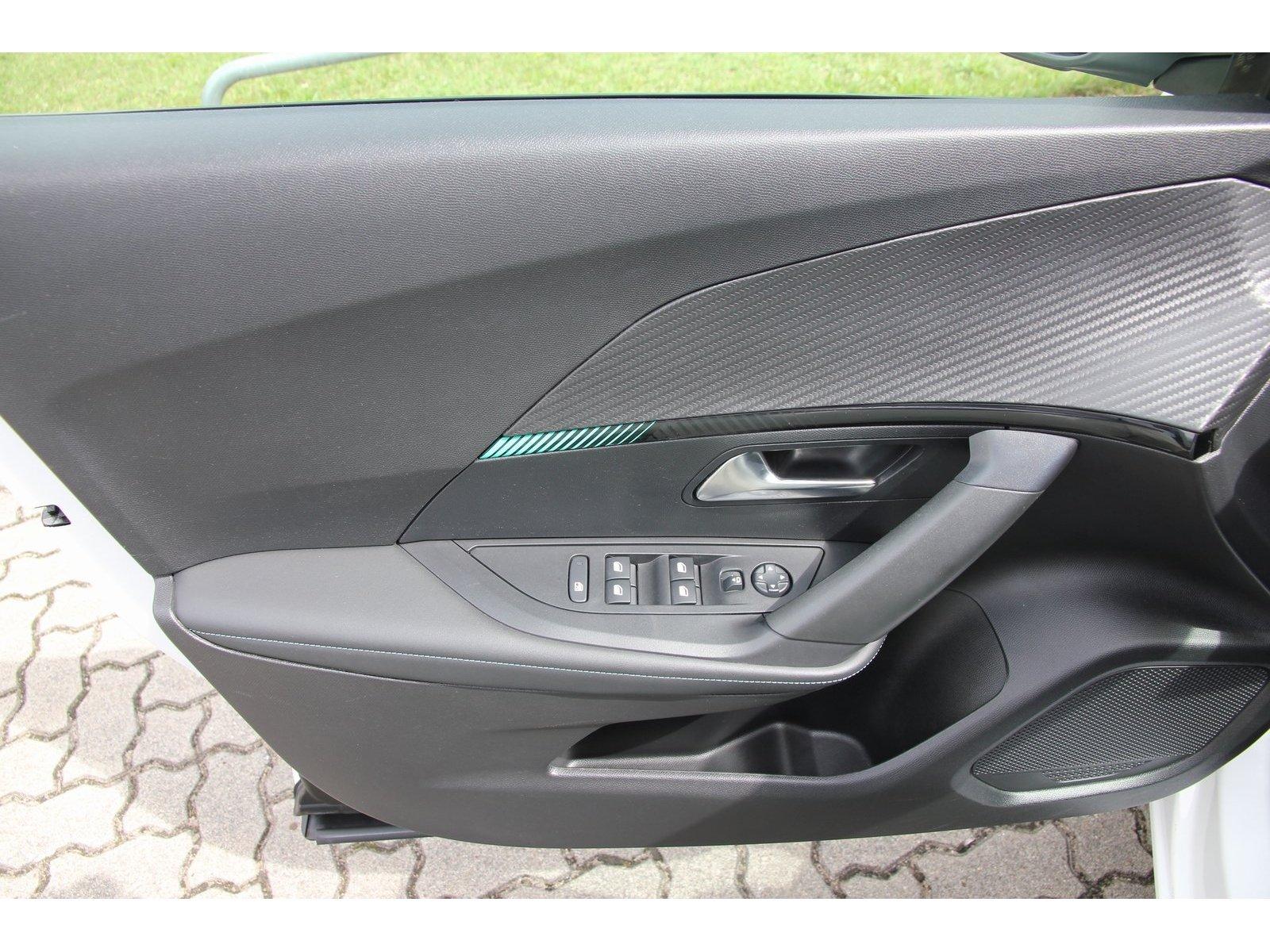 Peugeot 2008 Allure Pack BHDi 110 Navi SHZ RFK Carplay