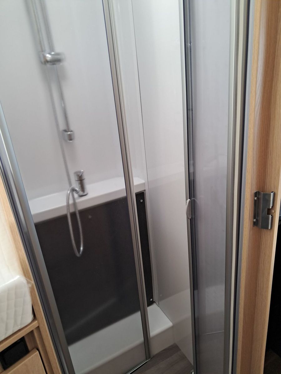 Fahrzeugabbildung Sunlight Adventure T Ford 680 BiXenon,Autom.Abwasserisol.