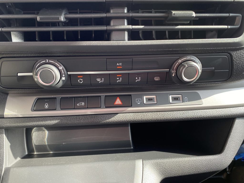 Fahrzeugabbildung Citroën Jumpy 1.5 Diesel 120 M S&S *NAVI*Rückfahrkamera*