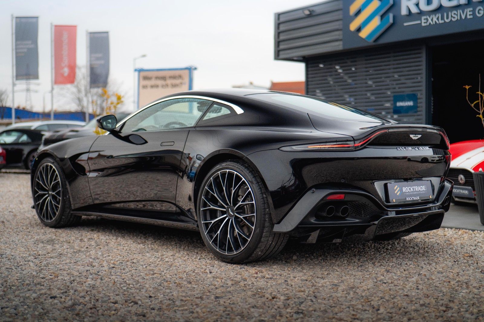 Fahrzeugabbildung Aston Martin V8 Vantage 4.0 V8 DB11 Coupe *1.Hand*360*Memory*