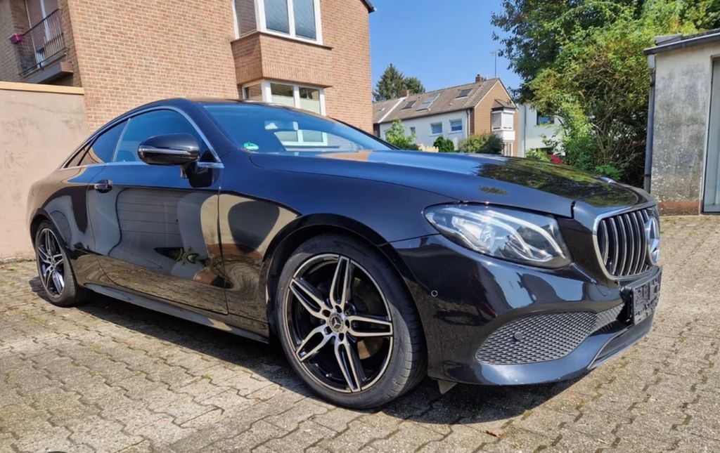 Image of Mercedes-Benz E 220