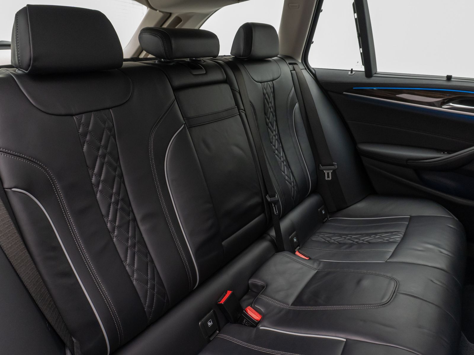 Fahrzeugabbildung BMW 530e  Luxury Line Kamera Laser HUD HiFi Komfort