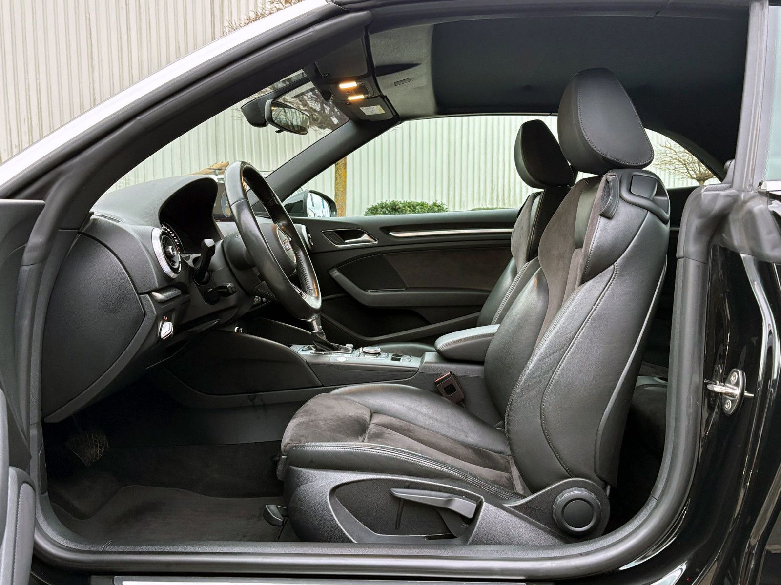 Fahrzeugabbildung Audi A3 Cabrio 35TFSI Sport Aut. PDC BT LED NAV SHZ