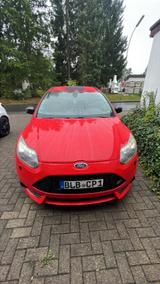 Ford Focus 2,0 EB ST Leder-Sport-Paket Turnier ST - Ford Focus aus 2013: ST