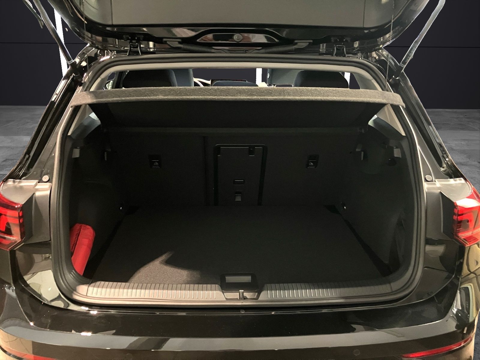Fahrzeugabbildung Volkswagen Golf 1.5 TSI 85 kW Goal LED, DAB +, AUTO LIGHT A