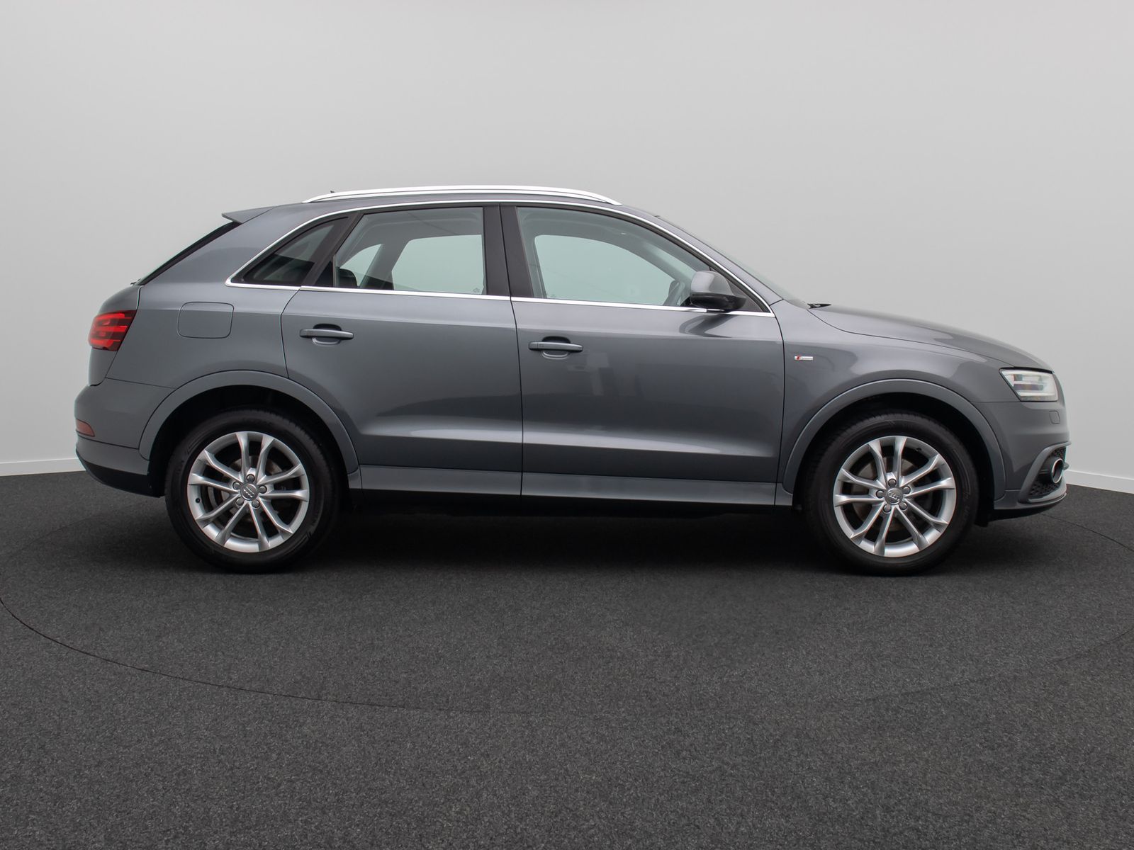 Fahrzeugabbildung Audi Q3 1.4 S Line Tempomat PDC BiXenon Sportsitz 18"