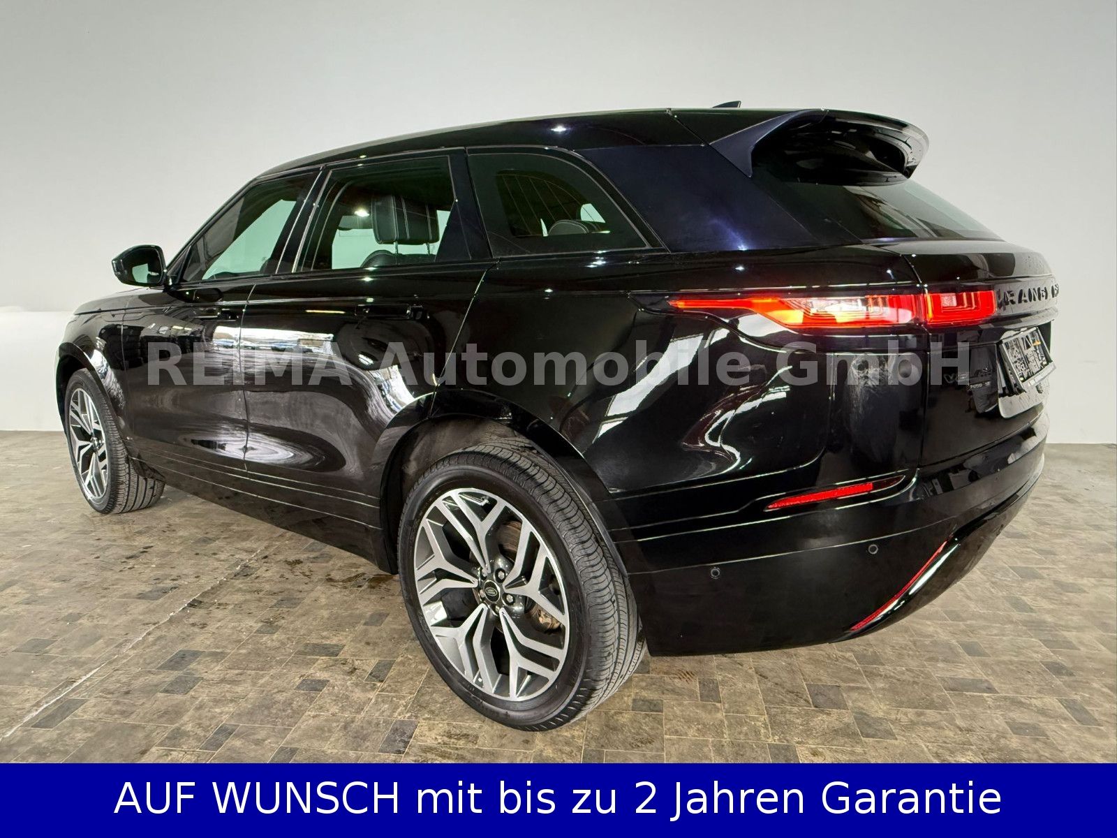 Fahrzeugabbildung Land Rover Range Rover Velar  2,0T  R-Dynamic SE, Pano, LED