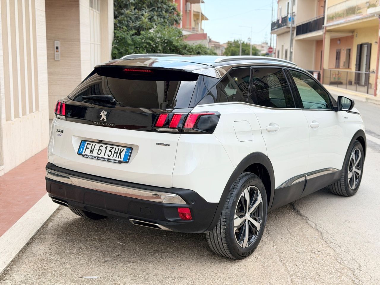 Peugeot 3008 BlueHDi 130 S&S GT Line 2019 imagem 3