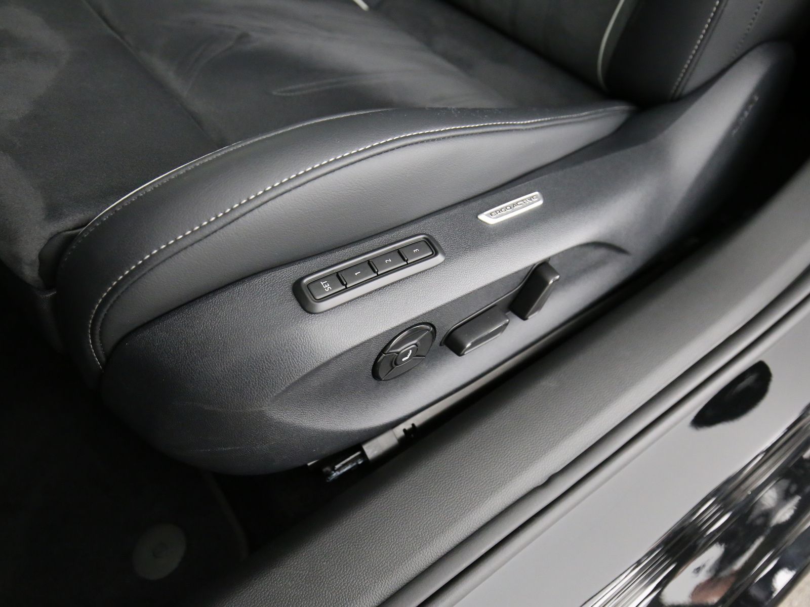 Volkswagen Passat Variant - Bild 23