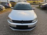 Volkswagen Jetta 1.6 TDI Comfortline - Volkswagen Jetta aus 2011 mit Diesel-Antrieb