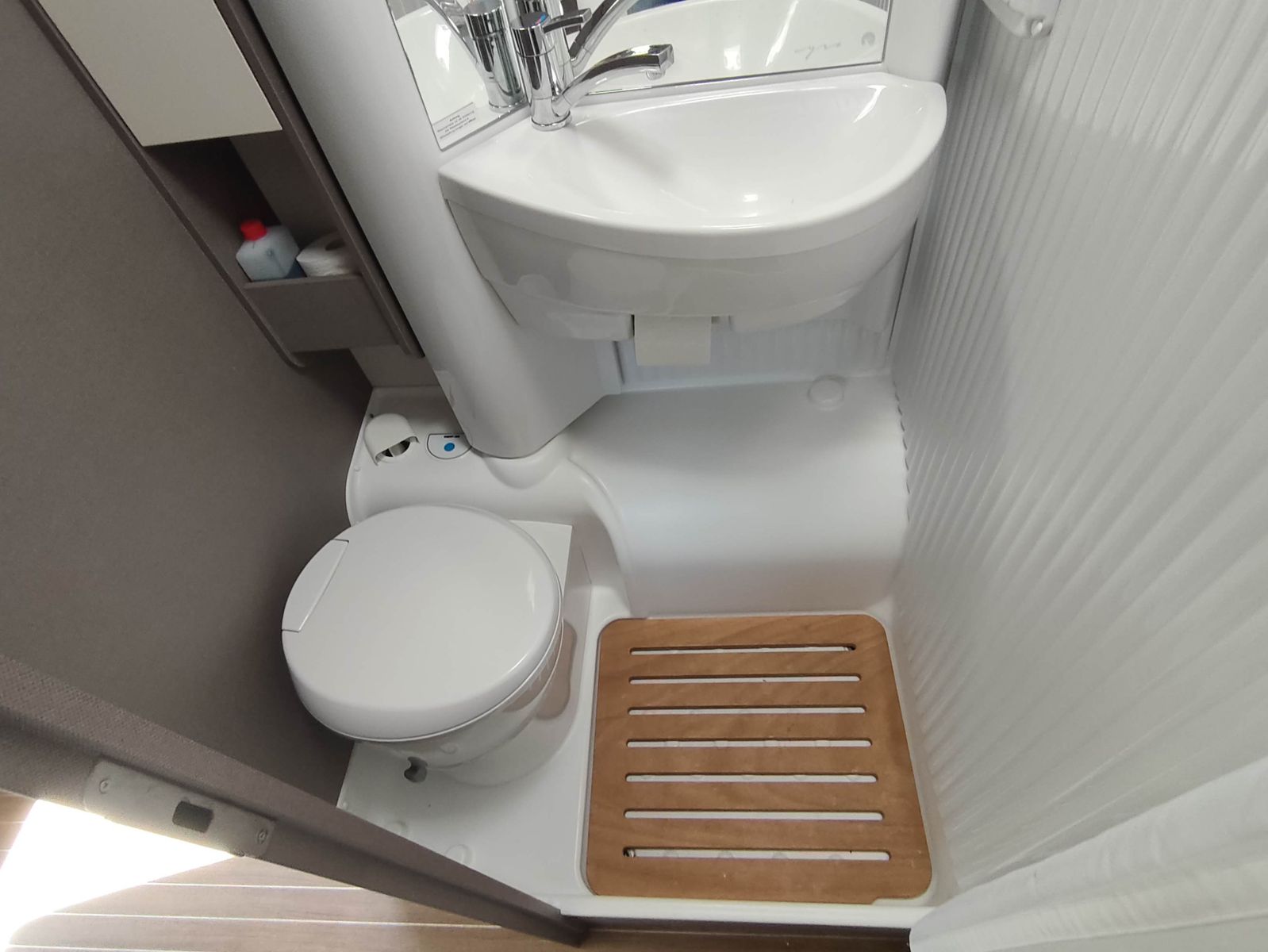 Fahrzeugabbildung Etrusco T6900 SB Complete Edition