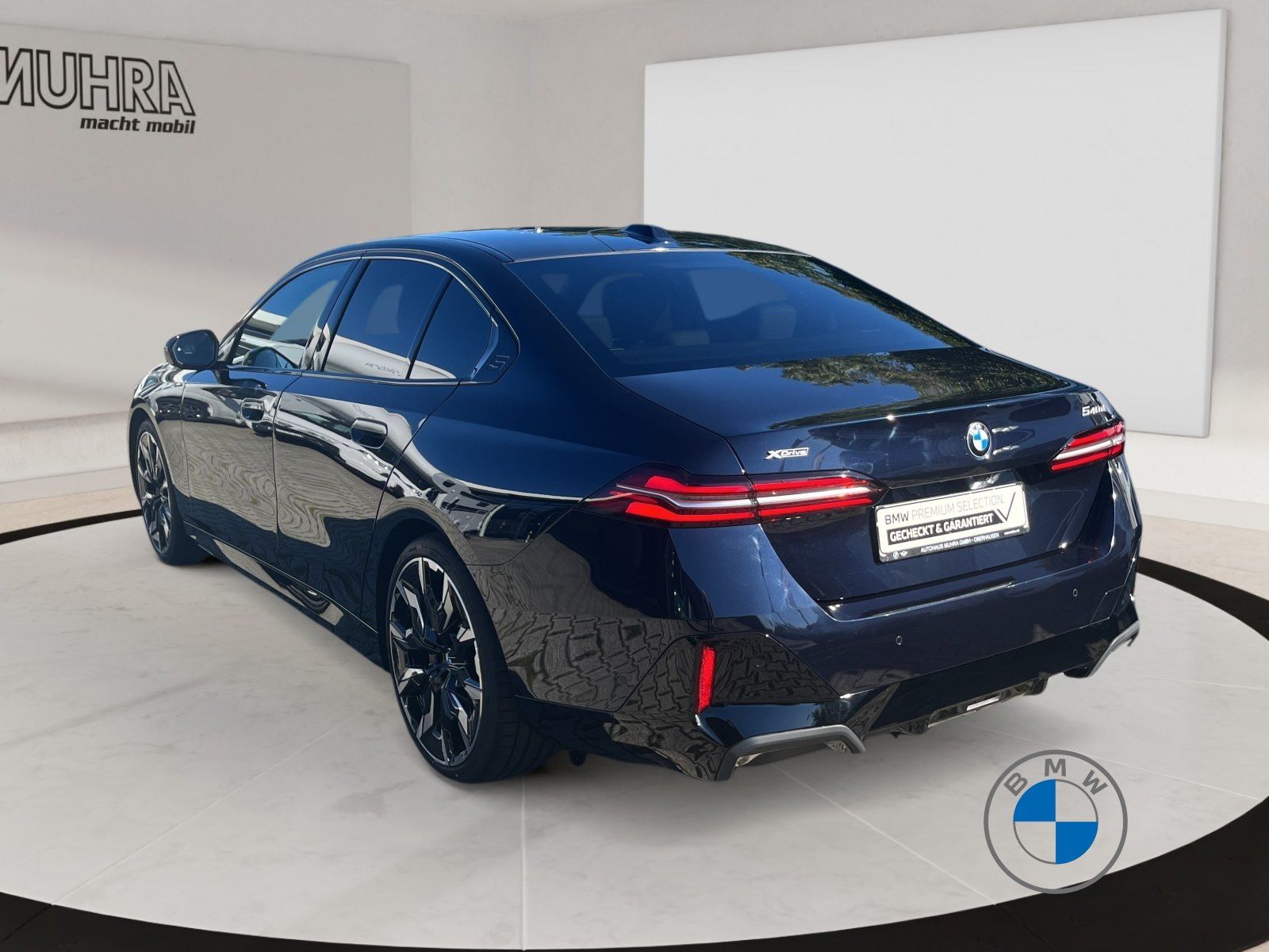 BMW 540d xDrive Limousine M Sport 21 Pano B&W foto 4