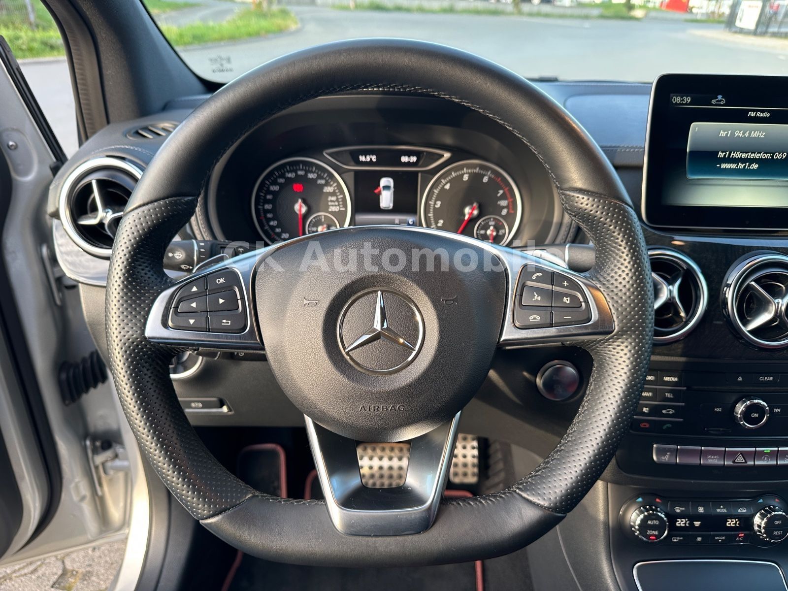 Fahrzeugabbildung Mercedes-Benz B 220 4Matic AMG-Line/Navi/Tempomat/PDC/AHK