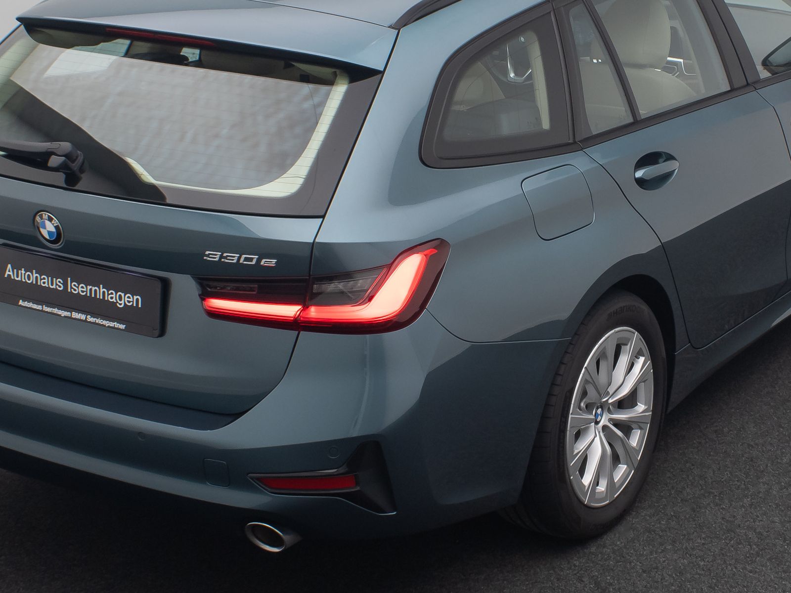 Fahrzeugabbildung BMW 330e xD Alarm HUD H/K DAB Memory Leder Sport