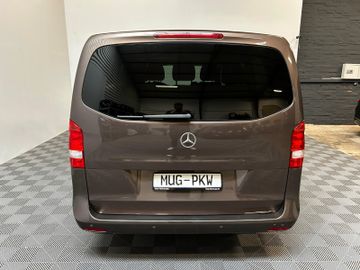Mercedes V 220 - 6