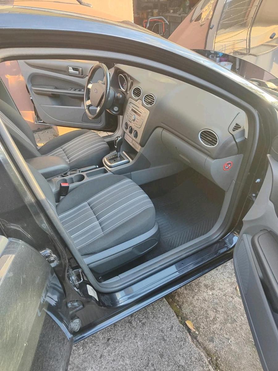 Ford Focus 2009 — photo 8