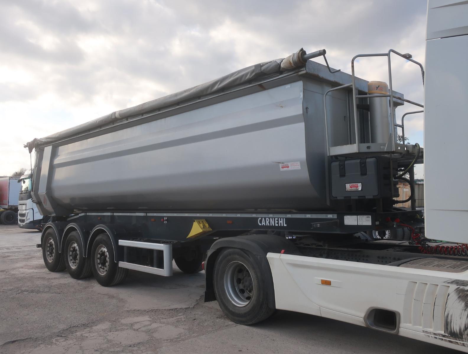 Carnehl Stahlmulde ca. 35m³ Hardox Plane LG:6.370kg