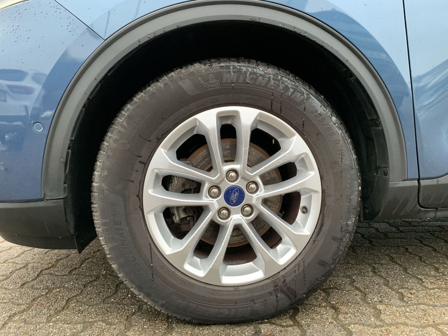 Fahrzeugabbildung Ford Kuga Titanium X Automatik, AHK, adapt.LED Schein