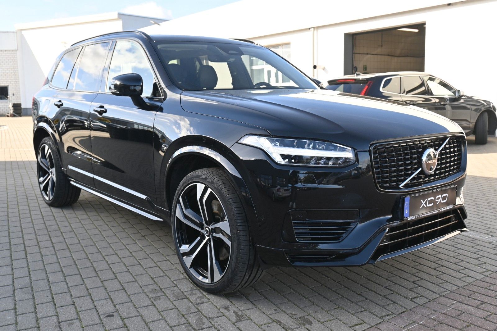 Fahrzeugabbildung Volvo XC90 T8 AWD RC Ultra Dark*LUFT*360°*ACC