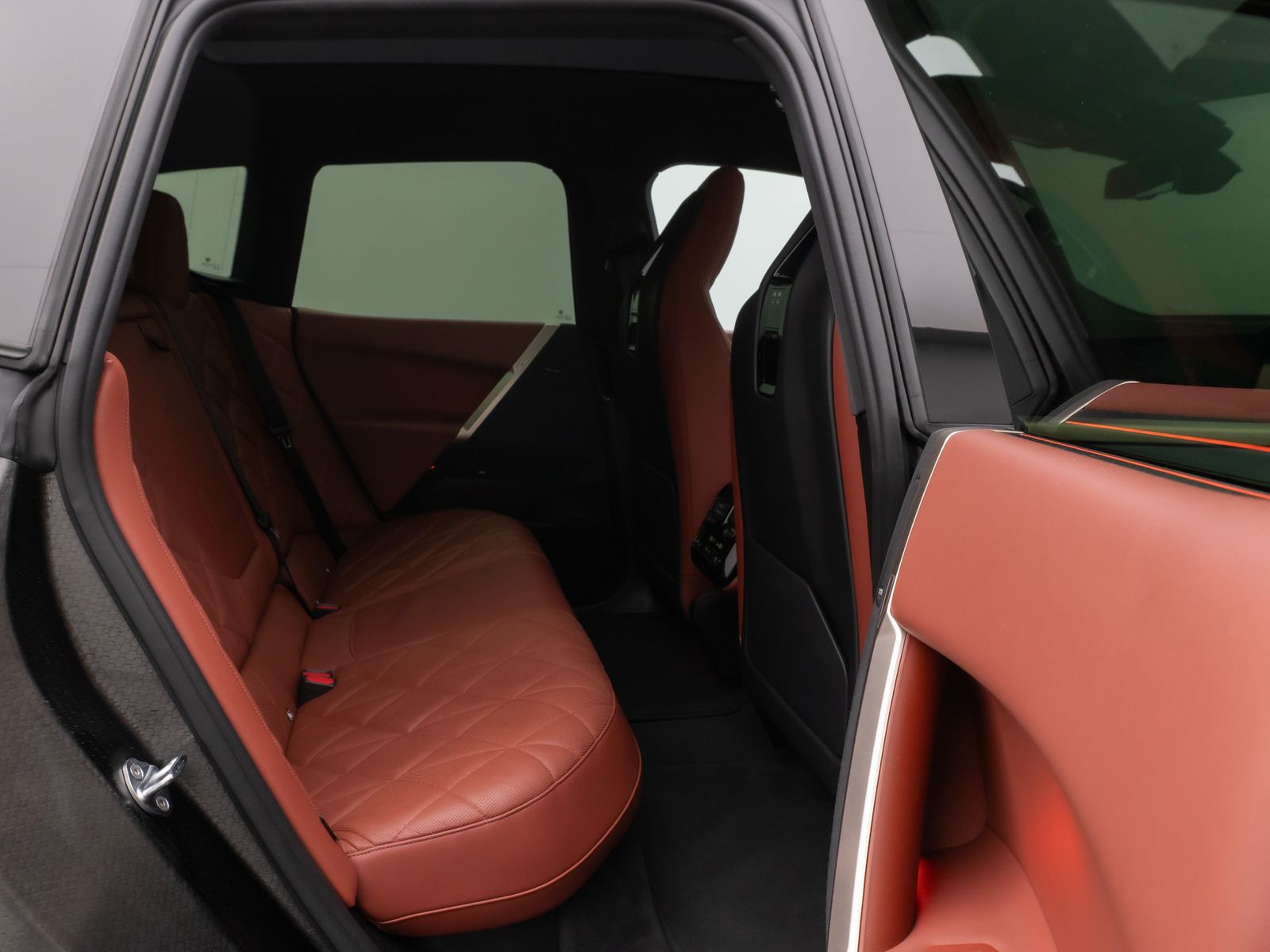 Fahrzeugabbildung BMW iX xD50 Sport Panorama 360°Laser H/K SoftCl 22"