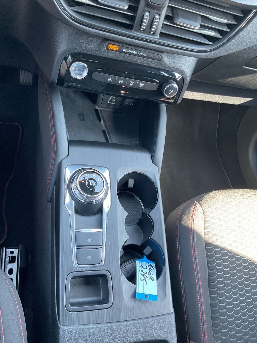 Fahrzeugabbildung Ford Kuga 1.5 EcoBoost ST-Line Auto,LED,ACC,Kamera