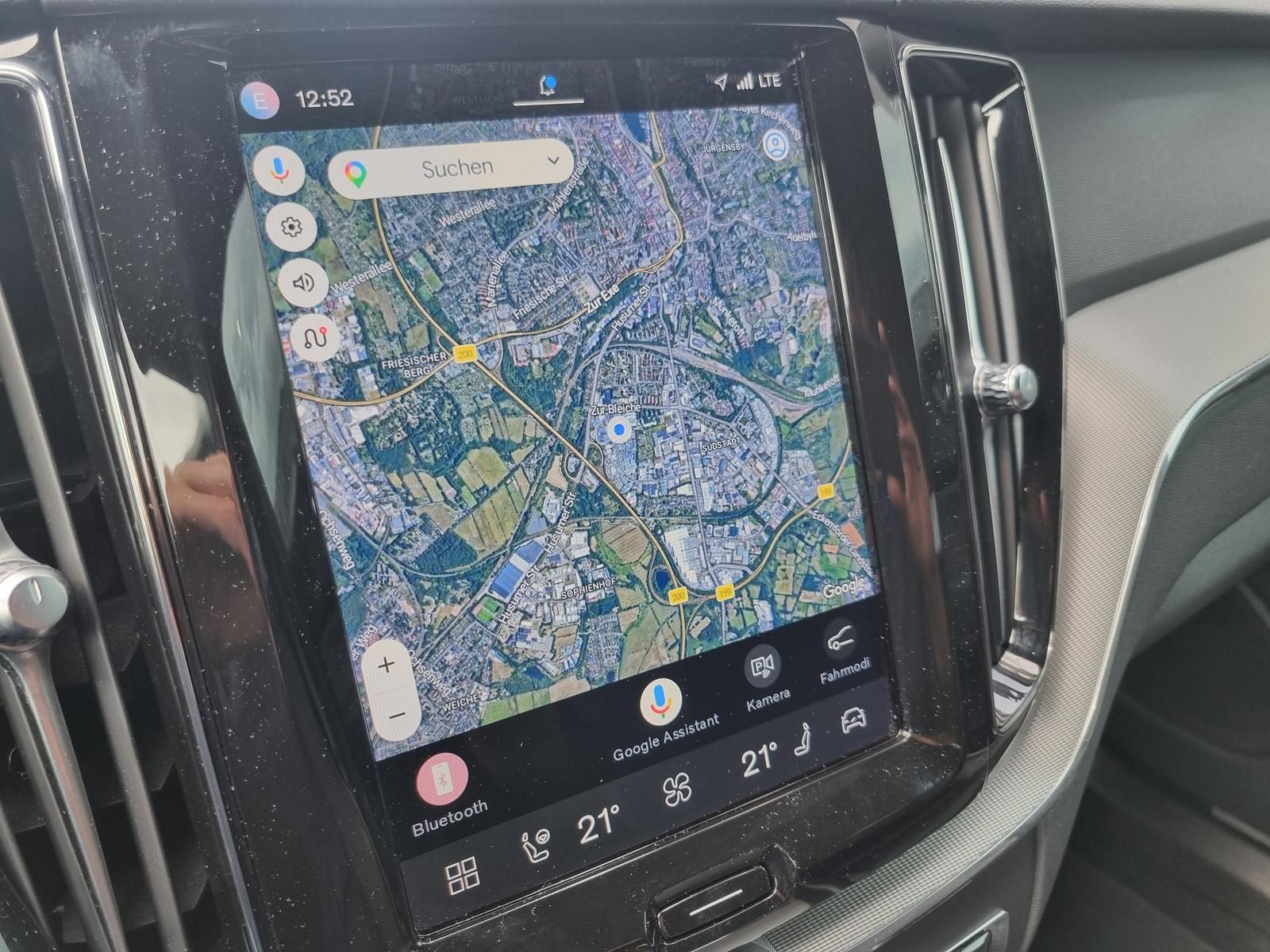 Fahrzeugabbildung Volvo XC60 B4 Diesel AWD Plus Dark 'AHK'