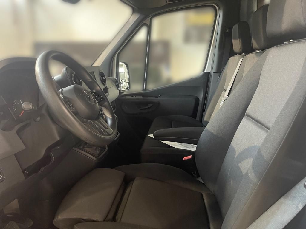 Fahrzeugabbildung Mercedes-Benz Sprinter 317 Kasten L3H2 Schwingsitz RFK MBUX