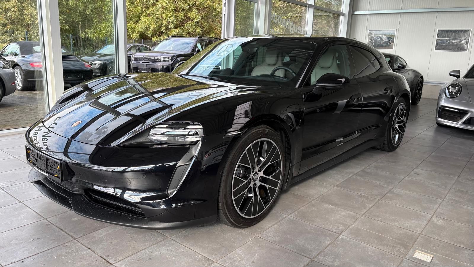 Fahrzeugabbildung Porsche Taycan Sport Turismo/Innodrive/Panodach/20 Zoll