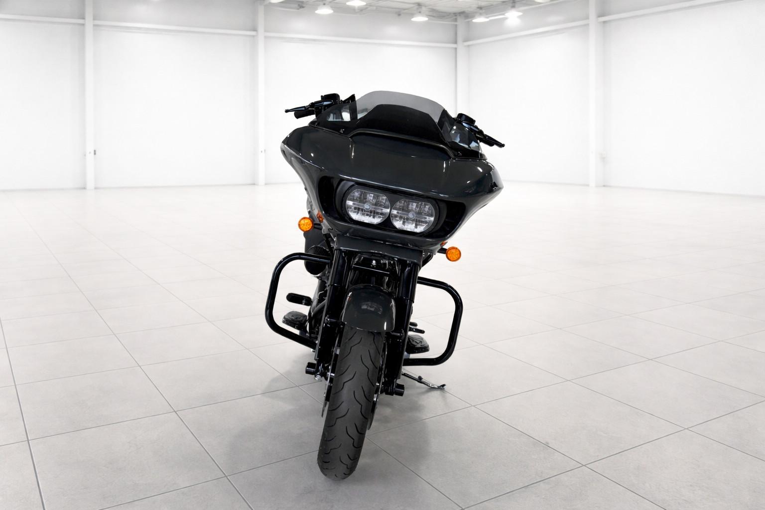 Harley-Davidson Road Glide 107 APE