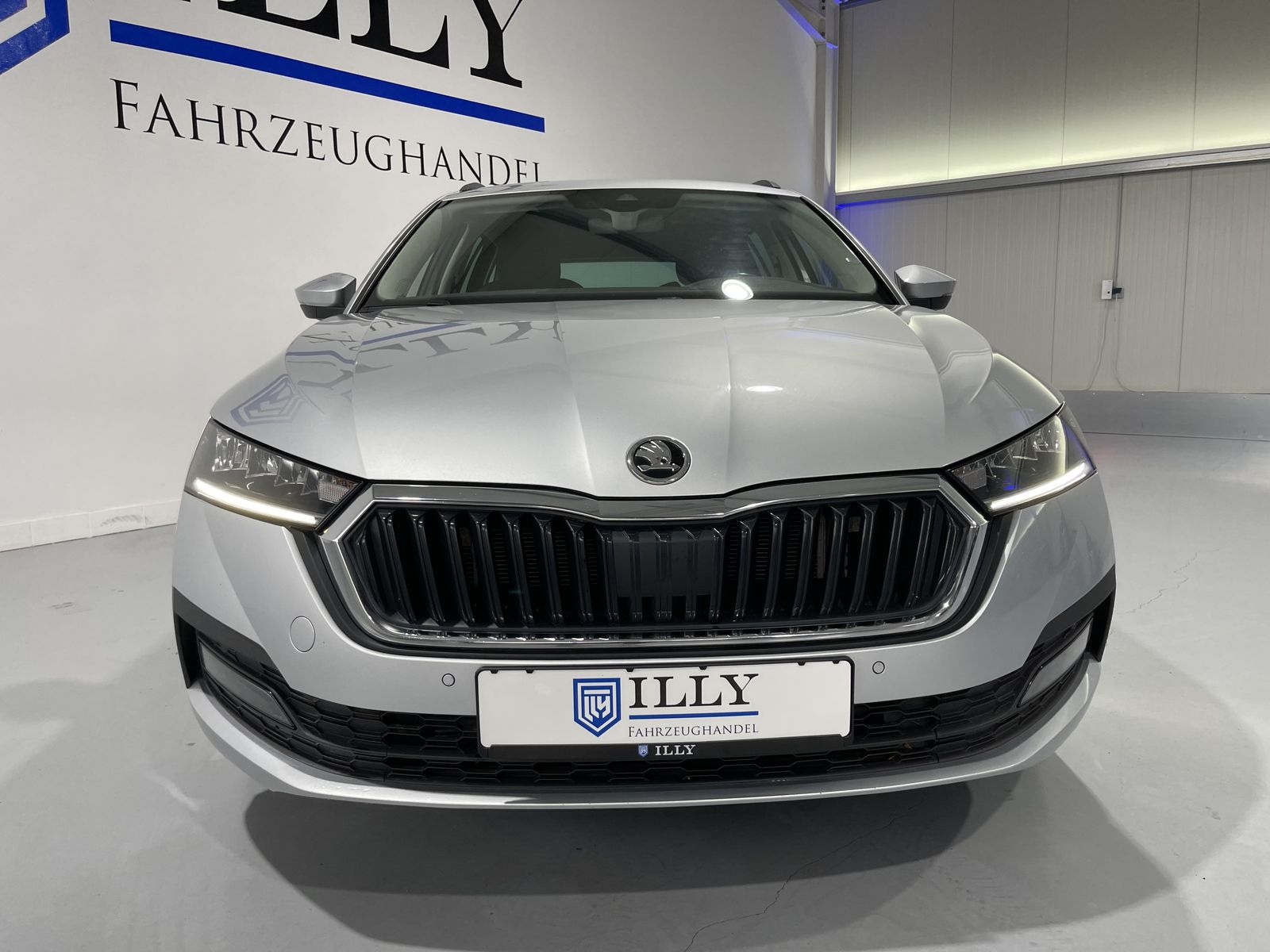 Fahrzeugabbildung SKODA Octavia Ambition 2.0 TDI*LED*AHK*Navi*Cam*